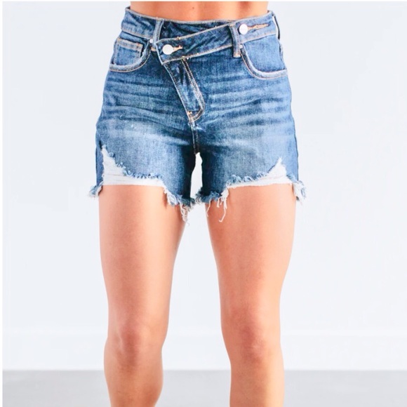 Risen Lg NWT Denim Women’s Shorts High Rise Crossover Waistband Distressed - Picture 8 of 8